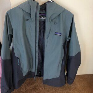 Patagonia Women's Storm Shift Jacket (amazing ski/snowboard jacket)